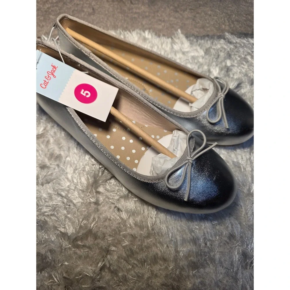 Cat & Jack Girls Metallic Silver Ballet Flats Bow Slip On Dress Shoes Size 5 NEW
